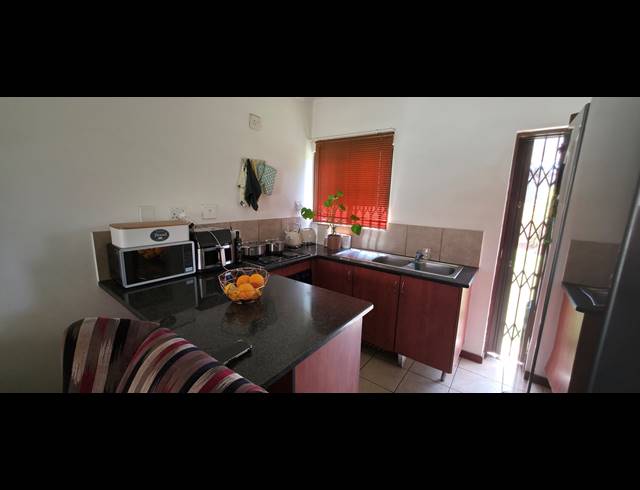 3 BEDROOM FREESTANDING TO LET IN JACKAROO PARK
